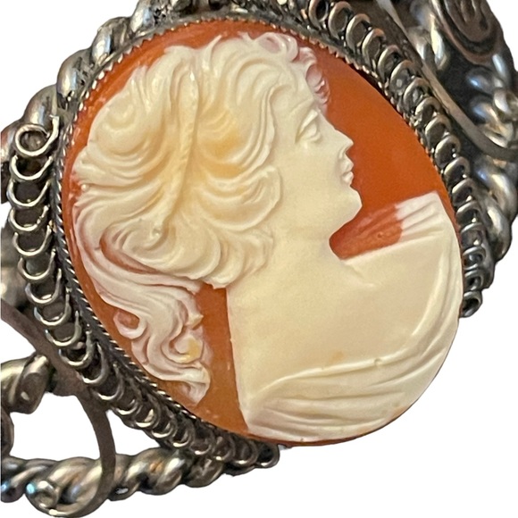 Vintage Lovely Large Resin Cameo realistic look Heavy chunky Bangle - Picture 8 of 8